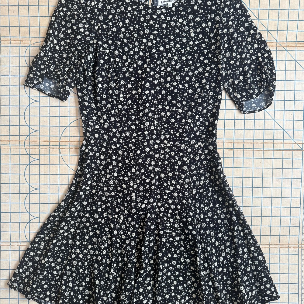 Reformation Black and White Floral Mini Dress Short Sleeve Gracie Size 6